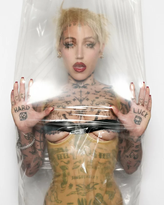 Where editorial attitude meets sensory escape. Brooke Candy transforms The Mandrake into a dreamscape for Vogue Portugal. A collision of art, glamour, and otherworldly energy, as bold and immersive as the space itself. ⚡🖤

CREDITS:
Editor in chief: @sofiaslucas
Cover art director: @jsantanagq
Creative direction: @angelsworkaccount
Photography: @carlos.duro
Styling: @oliver_volquardsen
Talent and executive producer: @brookecandy
Hair: @salowigs
Makeup: @sophiasinot
Manicure: @done.bymegan
Set design: @nuha_mekki_
Production: @connorlaws0n @guts.global
Retouch: @helen_retouch @riverdimitri
Photography assistant: @jjoegardner
Styling assistant: @julveitch @urluckynumber @bella.patterson @vaughanollier
Makeup assistant: @beautybyphebs
