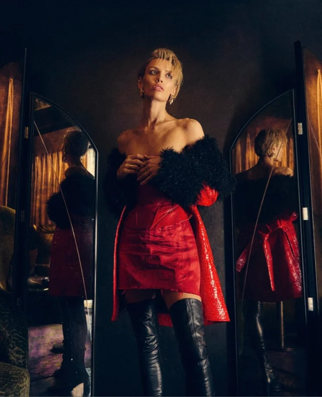 The Library has its own language.⁠
Where silence turns seductive and every corner whispers.⁠
⁠
Talent Wallis Day @wallisday⁠
Photographer lan Lim @milianeyes⁠