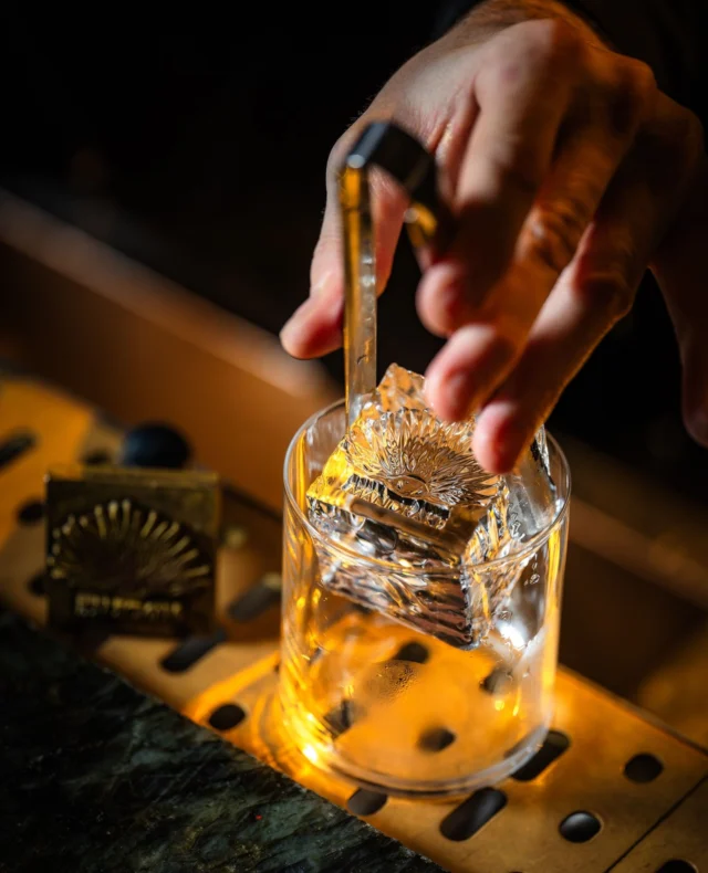 Precision. Ritual. Pleasure.⁠
⁠
At Waeska, even the ice tells a story.⁠
⁠
Hand-carved, sun-pressed, and served with intention, every detail designed to elevate the night.⁠
⁠
Photo: @thirsty_photographer 
In house production @andressaclaas